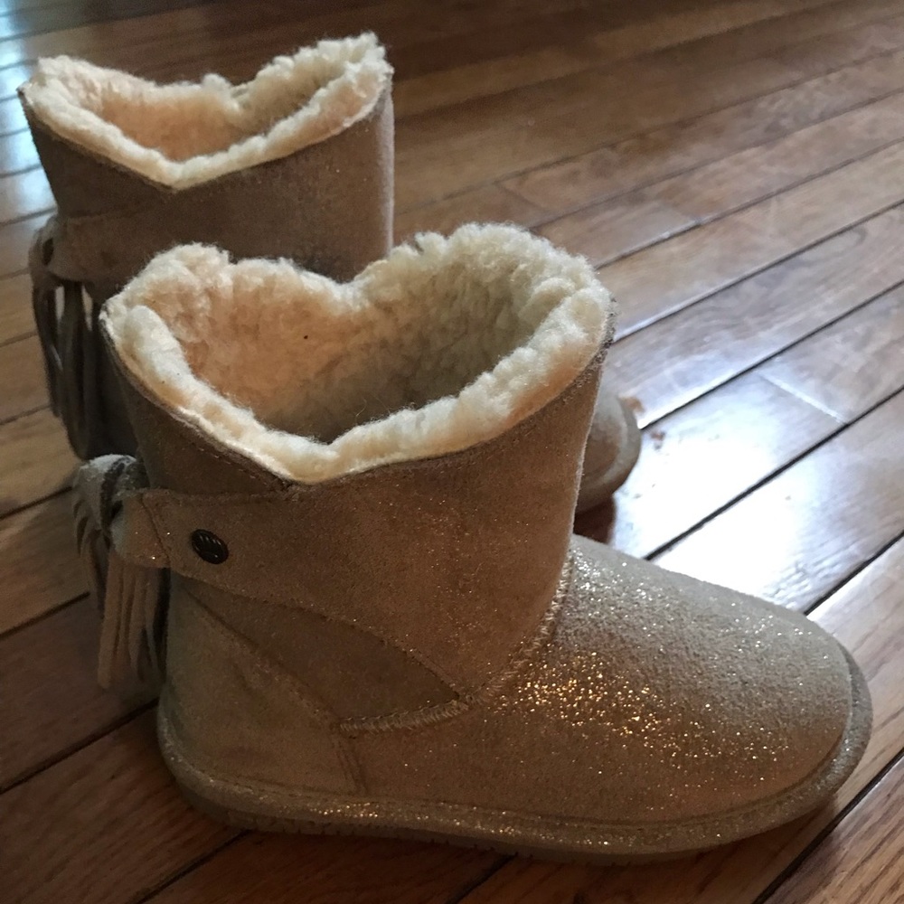 Bearpaw Mia girls Round Silver Snow Boots!!!